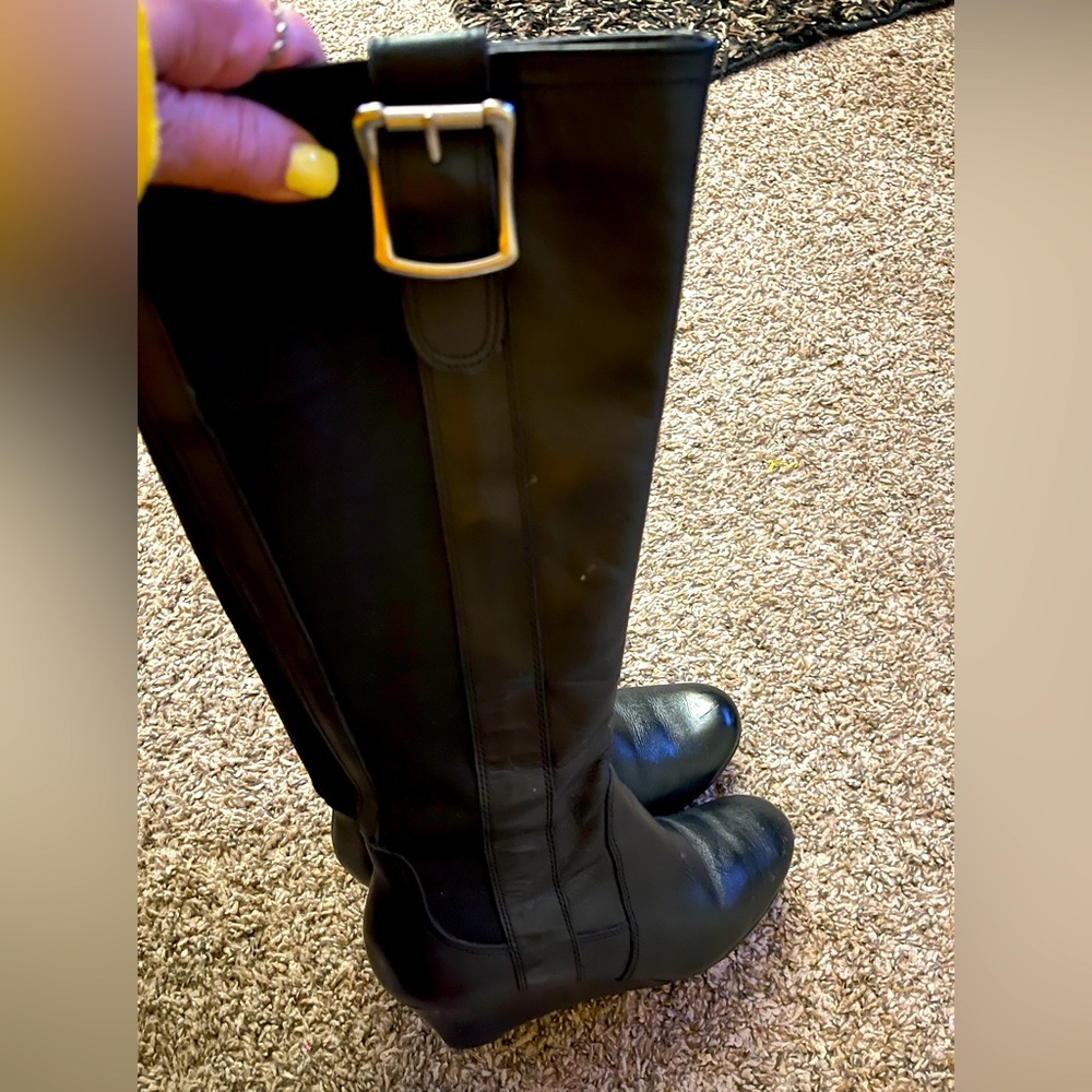 Beautiful Tahari boots